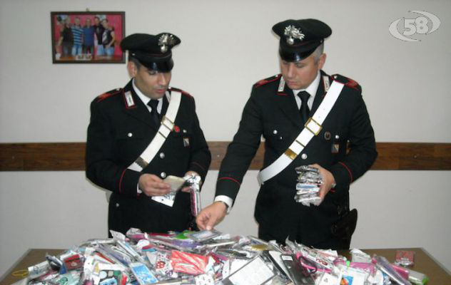 Commercio abusivo, Carabinieri sequestrano mille cover per smartphone