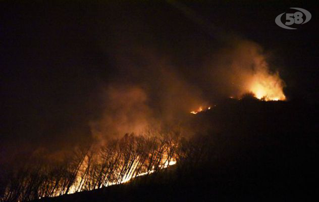 Appicca incendi in più punti, dopo i domiciliari finisce in carcere