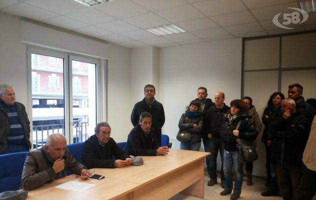 Ufita, lavoratori in presidio permanente: operai a rischio/VIDEO