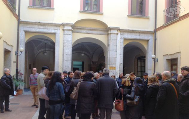 Provincia, dipendenti preoccupati per gli esuberi. Polemica sulle nuove assunzioni