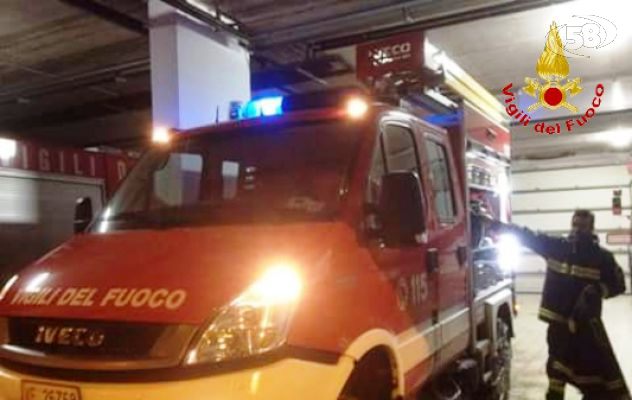 Incendio Lungosabato Bacchelli, sollecitato lo sgombero dei residenti e ordinanza per chiusura di finestre e serrande 