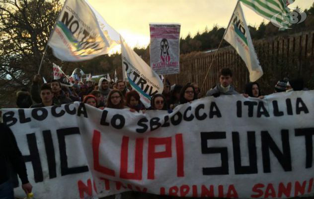 ''No Triv'', tutti a Gesualdo: l'Irpinia sfila contro il petrolio/Video/Interviste/Foto