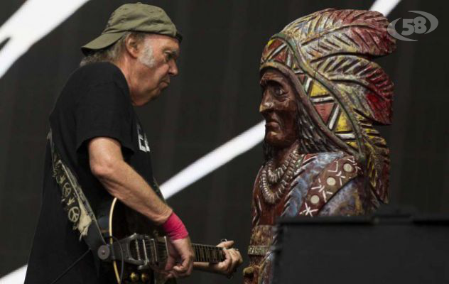 Neil Young, un nuovo album con i figli di Willie Nelson
