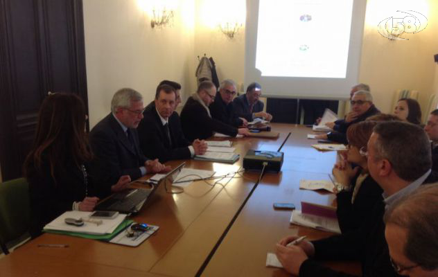 Profughi, protocollo d'intesa per l'integrazione: saranno impiegati nel sociale