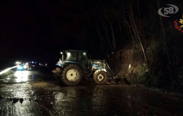 Grandina sull'Irpinia, chiusa la Statale 7 bis: c'è una frana