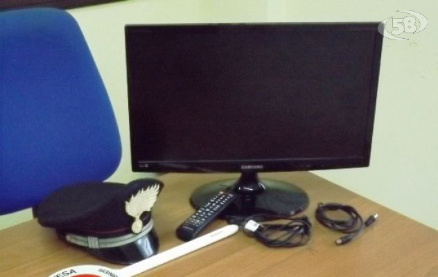 Rubano televisore nell'ospedale, due giovani nei guai