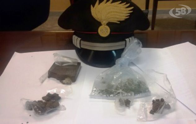 Trovato con dosi di hashish, 19enne fermato dai Carabinieri
