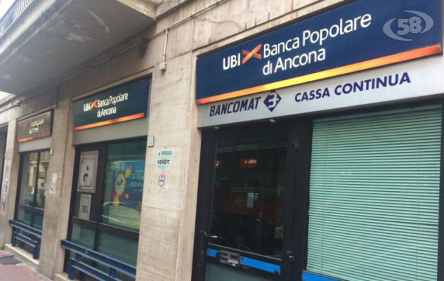 Colpo in banca: 110mila euro il bottino. E' caccia ai rapinatori