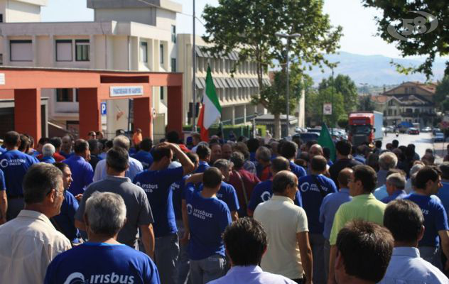 La Irisbus? Nessuno la vuole. Per gli operai solo prepensionamenti e cassa integrazione