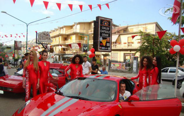 VIDEO/Le rosse invadono il Tricolle e portano ad Ariano migliaia di appassionati