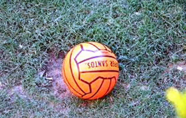 Comunione con rissa sul Tricolle, adulti litigano per un pallone