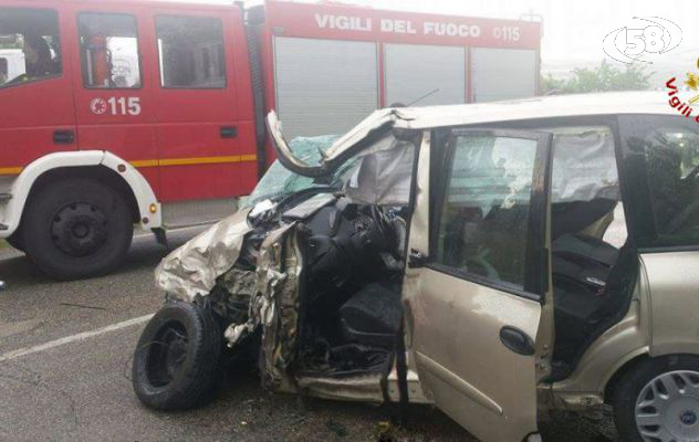 Casalbore, nuovo incidente mortale/VIDEO: 55enne contro autocarro