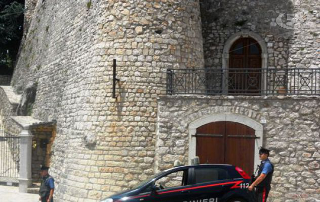 Montemiletto, vendevano coltelli in ceramica falsi: fermati due pregiudicati