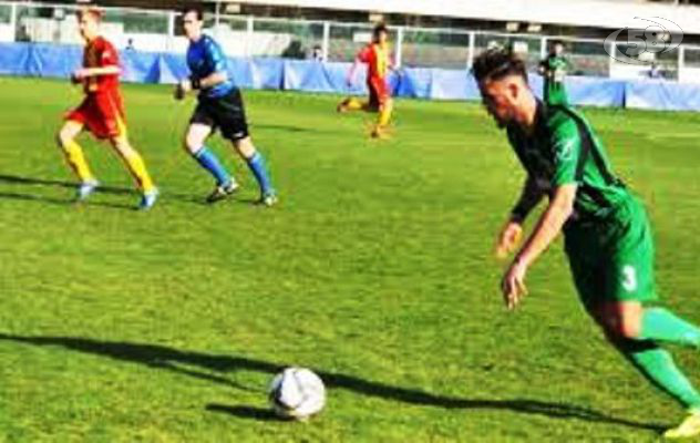 Giron è un calciatore dell'Avellino, ingaggiato il terzino