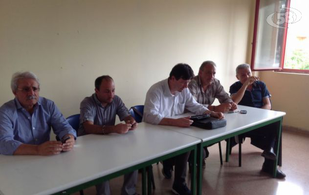 La politica snobba gli operai dell'ex Irisbus: all'assemblea nessun onorevole/VIDEO