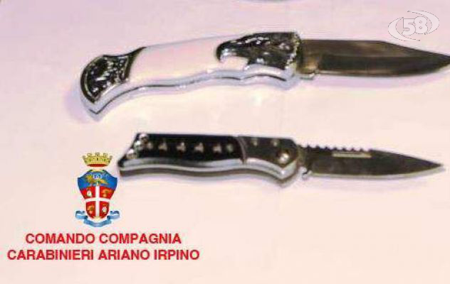 Ariano, controlli alla movida: spuntano droga e coltelli