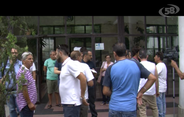 Parcheggi, sit-in delle cooperative. L'informativa del sindaco