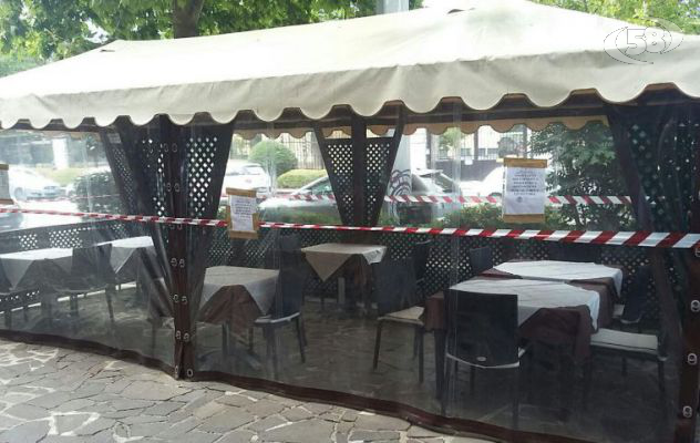 Occupazione abusiva di suolo pubblico: Polizia Municipale sequestra tre strutture